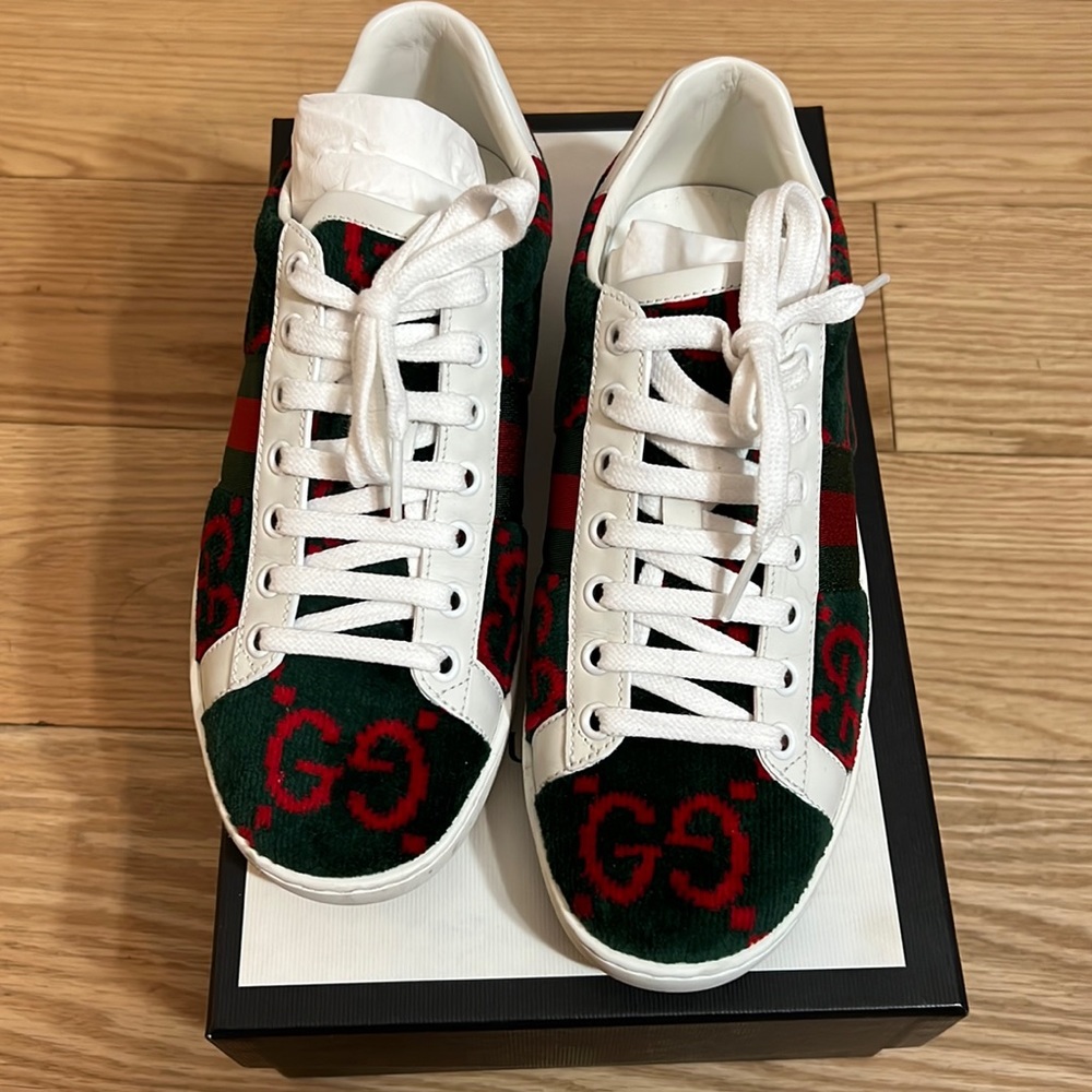 Gucci Sneakers (Authentic serial listed)